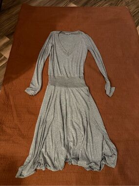 James Perse Gray V‑Neck Long Sleeve Maxi Dress
